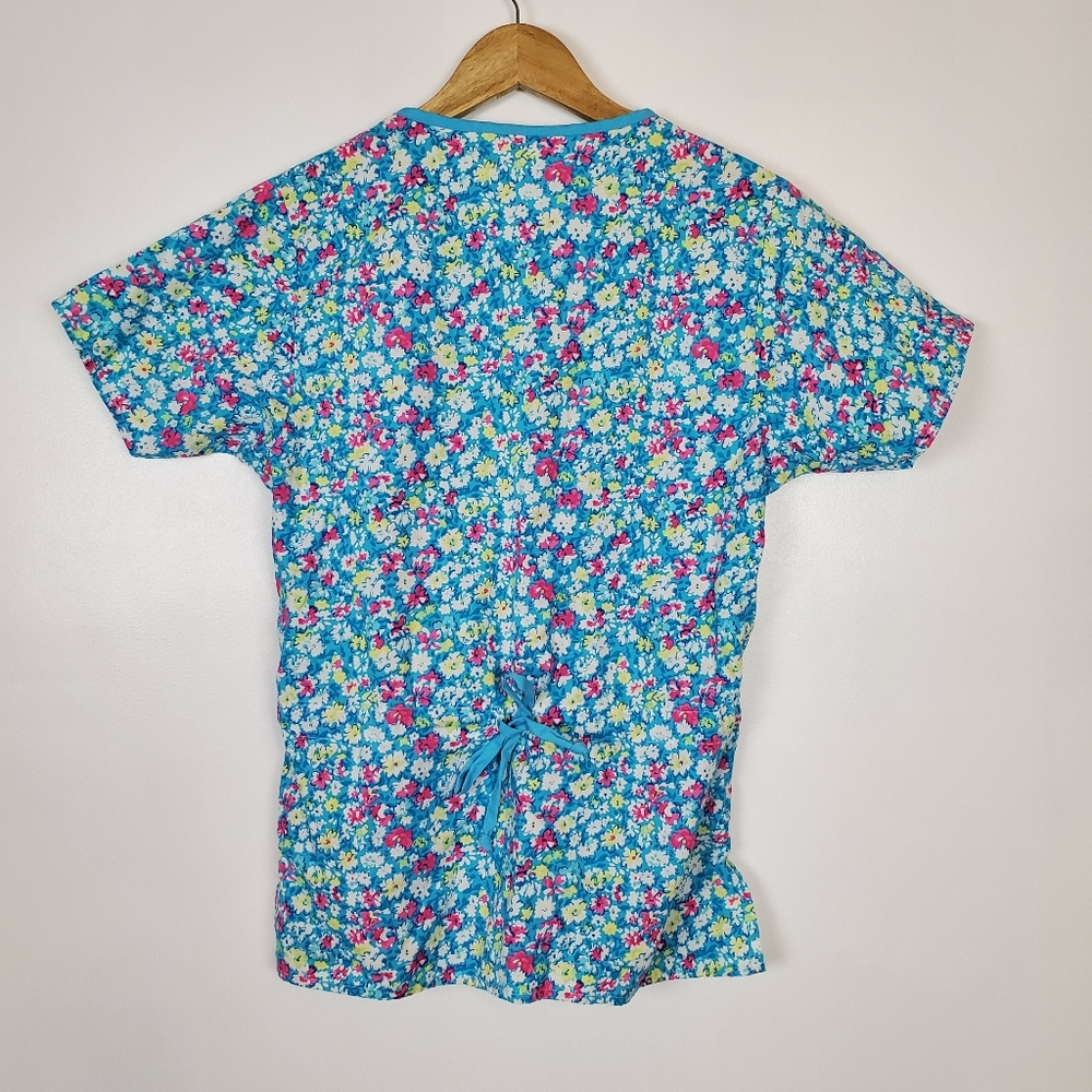 Dickies scrub top like new floral print - Picture 2 of 5